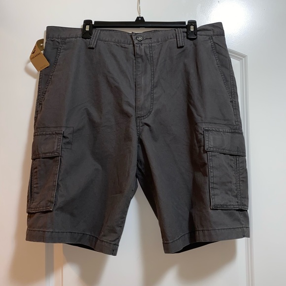 Men’s dark brown cargo shorts - Picture 1 of 2